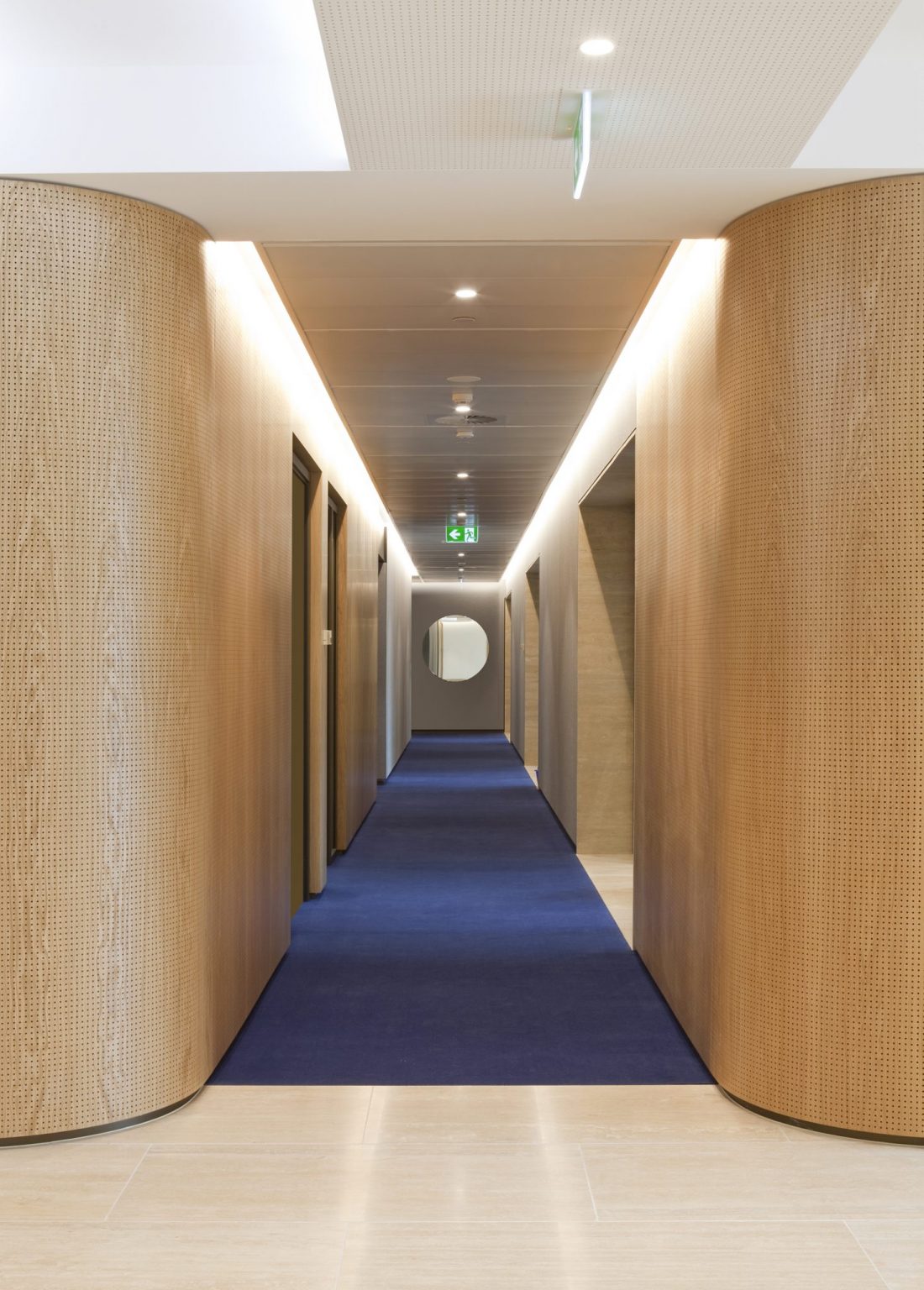 FDC DLA Piper 1 Martin Place Sydney 6th June 2014 L22 Corrid