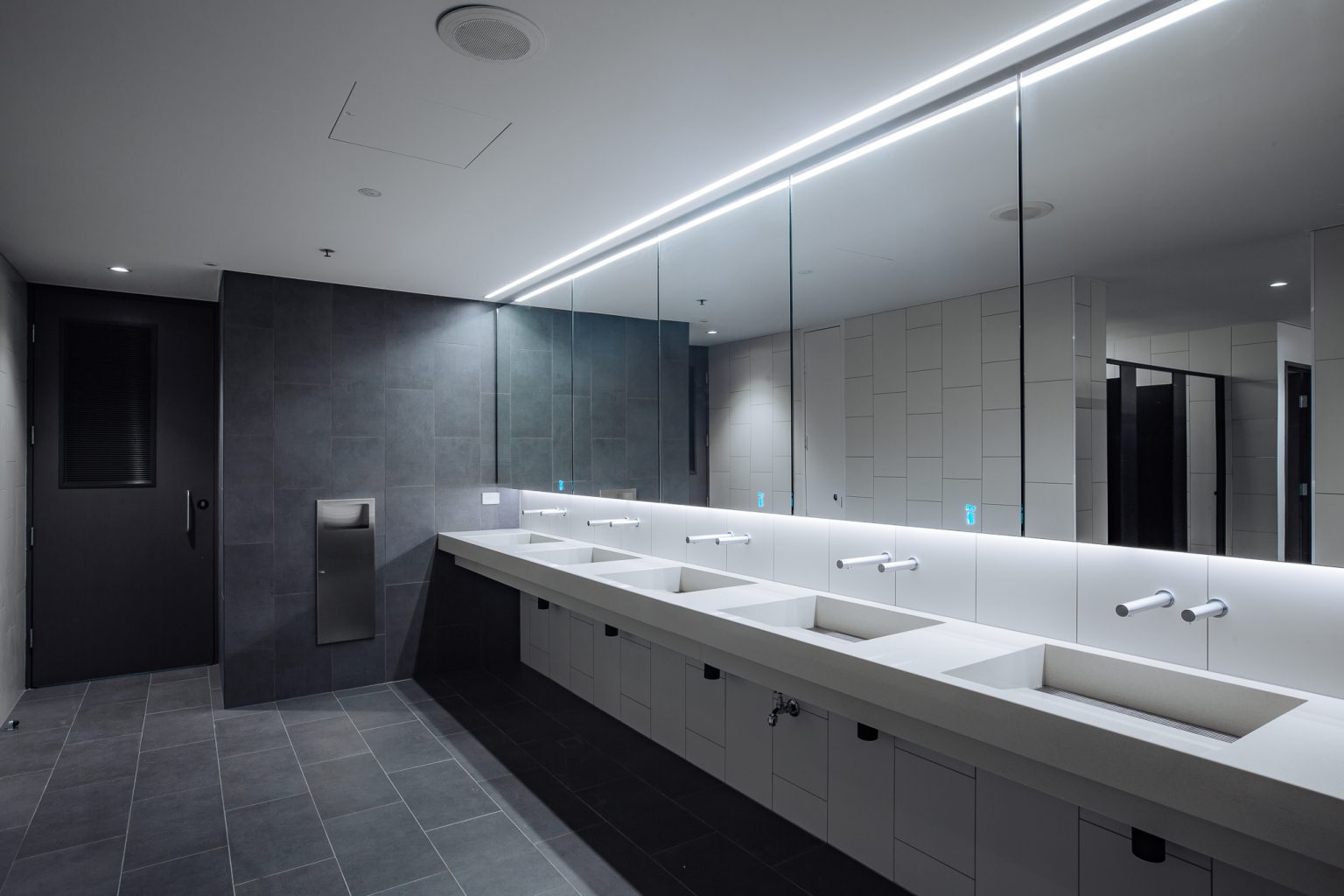 Mitch Lowe Photo - FDC Construction - Brisbane Convention Centre Bathrooms-2414
