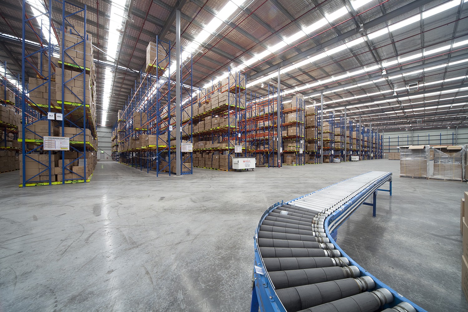 asics warehouse